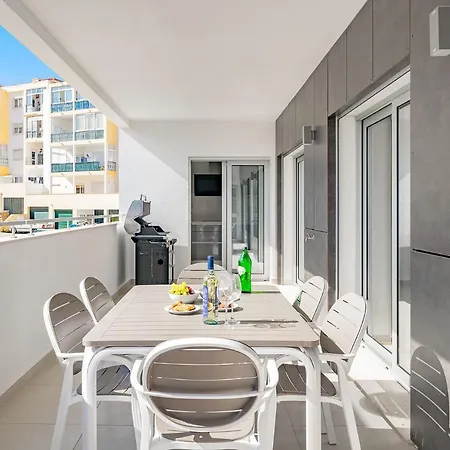 2 Bed In Apartment *